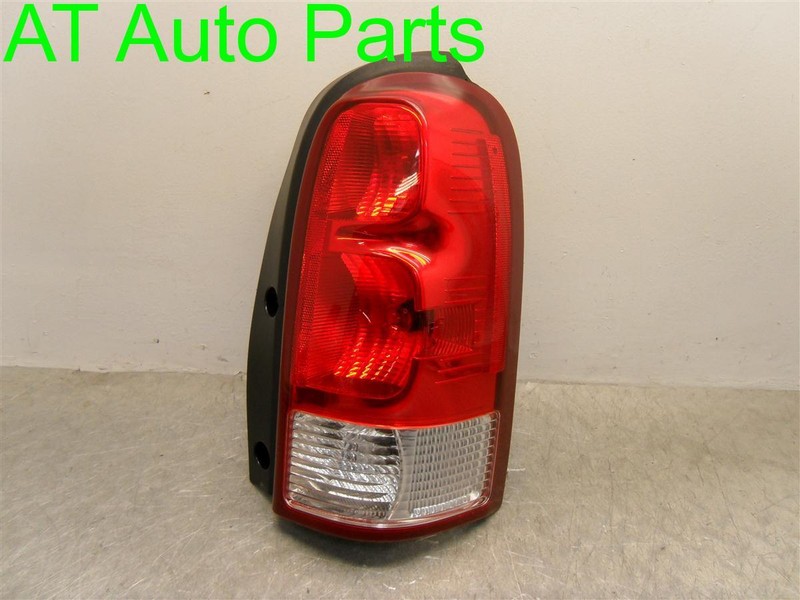 05 06 07 UPLANDER TERRAZA PASSENGER TAIL LAMP OEM 166-02176BR