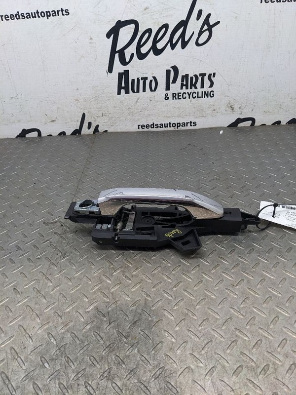 2015 - 2020 CHEVROLET SUBURBAN RIGHT PASSENGER FRONT EXTERIOR DOOR HANDL 1183074