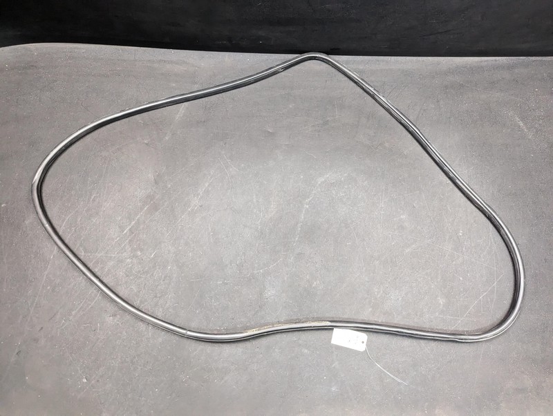 Front Left Door Body Weatherstrip 2018 Nissan Pathfinder 76922-3KA1A 2016 - 2020