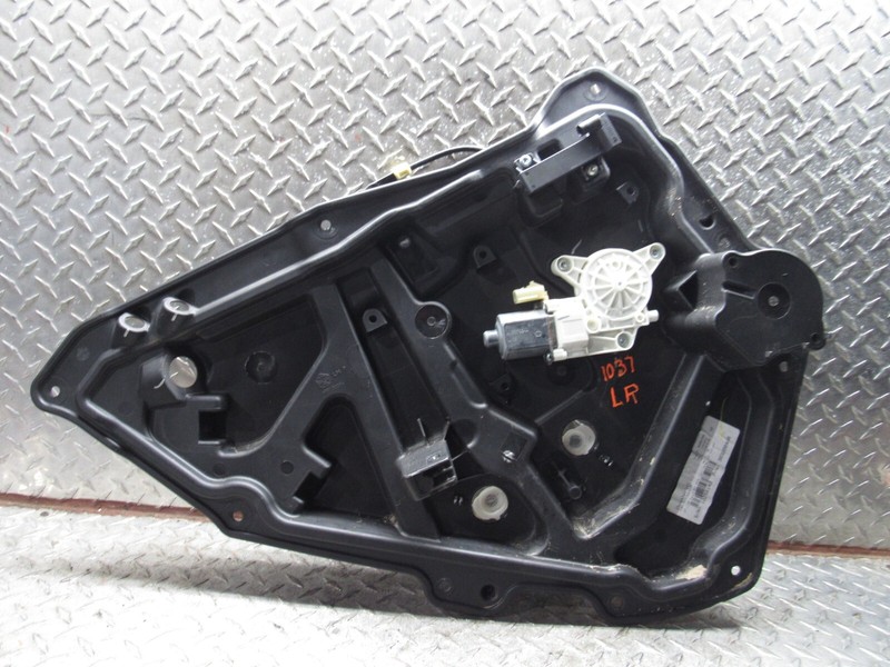 2015 CHRYSLER 200 LEFT DRIVER REAR SIDE DOOR WINDOW REGULATOR PANEL 3036804NR