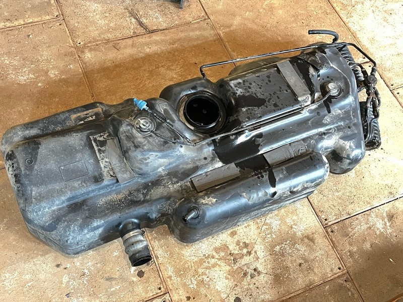 04-06 Mercedes Dodge Sprinter T1N 2.7L Diesel Fuel Tank 2500 3500 04 05 06