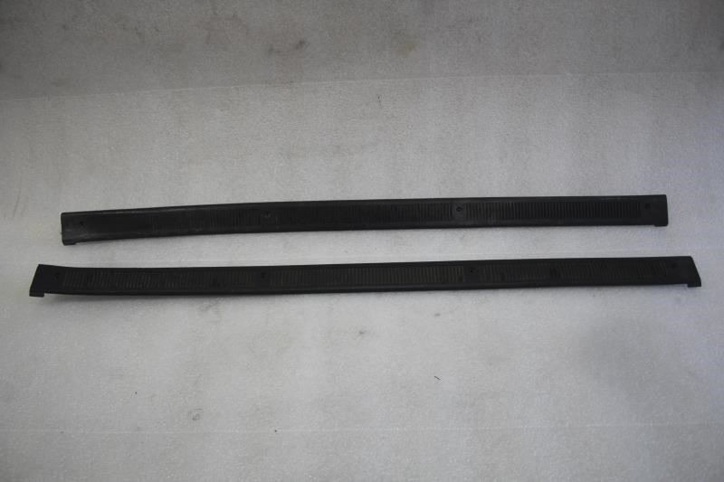 1983 1984 1985 1986 FORD MUSTANG CONVERTIBLE DOOR SILL SCUFF PLATE TRIMS PAIR
