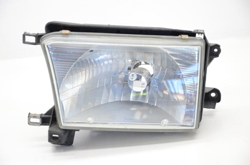 99-02 Toyota 4Runner 4WD Driver Left Front Headlight Assembly 11076363