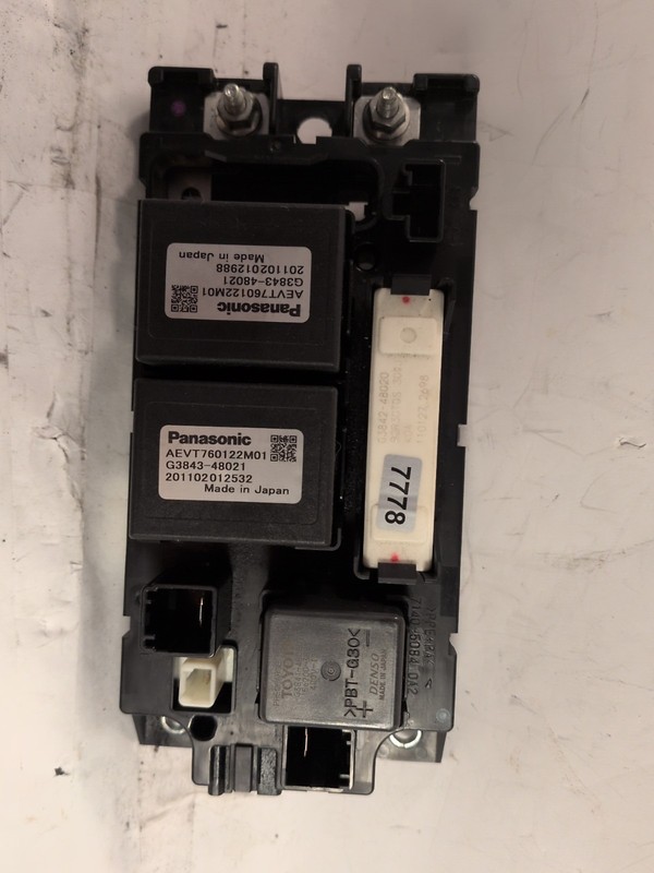 11 TOYOTA PRIUS BATTERY JUNCTION BOX RELAY INTEGRATED POWER MODULE FROM 11/10