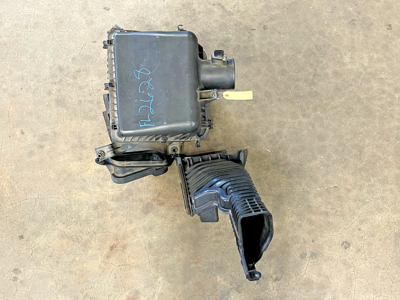 ⭐2013-2024 INFINITI QX80 ENGINE AIR CLEANER INTAKE BOX AND RESONATOR OEM LOT2628