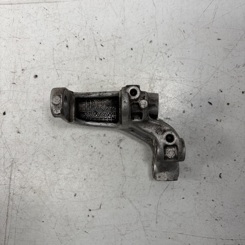 11-16 Honda CR-Z MT Torque Rod Mount Bracket 50690-SZT-003 OEM