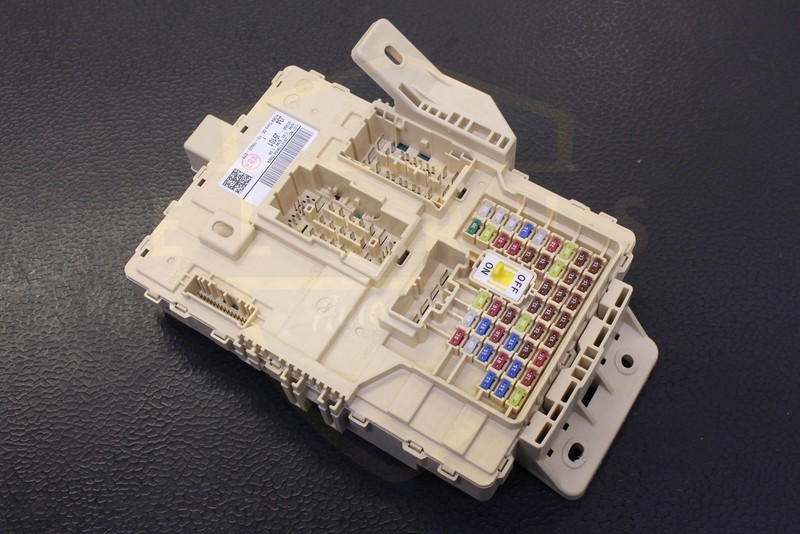 2018 2019 HYUNDAI KONA CABIN FUSE BOX JUNCTION BLOCK 1.6L W/ LED HEADLAMPS OEM