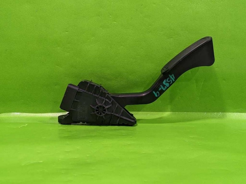 05 06 07 TUNDRA GAS ACCELERATOR PEDAL OEM 4537-9