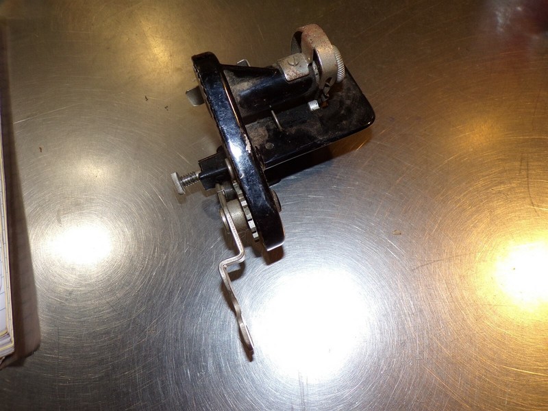 Singer 121110 121001 121021 Pinking Attachment*FREE SHIPPING*