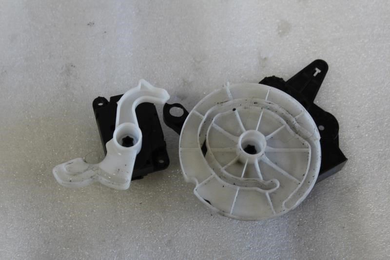 2016 2017 2018 2019 CHEVROLET VOLT HVAC HEATER VENT ACTUATOR MOTORS 2306154A