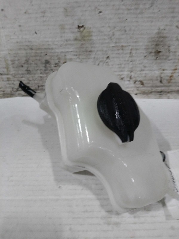 2017 KIA Sportage Engine Coolant Reservoir 2.4L OEM Silver 76000 Miles