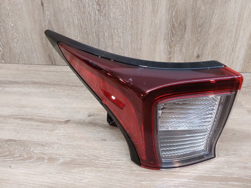 2019-20 TOYOTA PRIUS LH TAIL LIGHT ASSY OEM 81560-47460