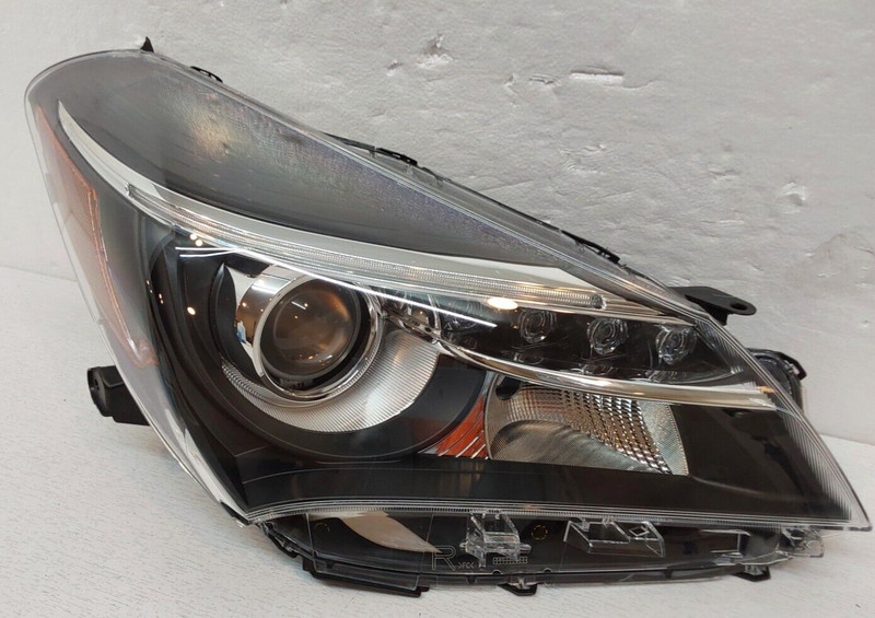 2015-2017 Toyota Yaris RH Headlight Halogen/LED ASSY OEM