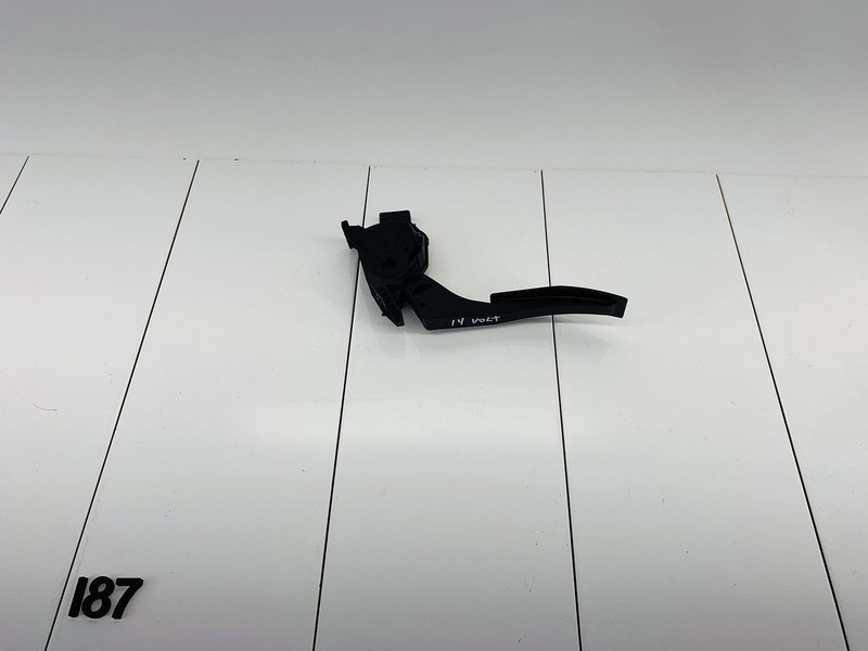 11-15 CHEVROLET VOLT 1.4L ELECTRIC ENGINE THROTTLE ACCELERATOR GAS PEDAL OEM