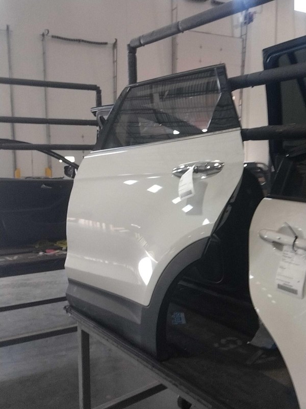 2017 Hyundai Santa Fe Rear Left Door White OEM 160632 128K Miles Used