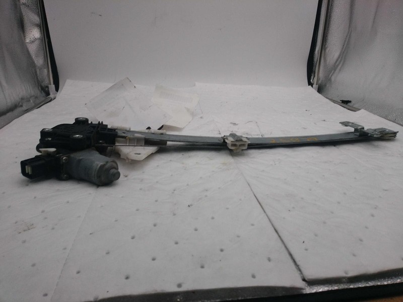 2015 Subaru XV Crosstrek Left Window Regulator Yellow 141K Miles Used