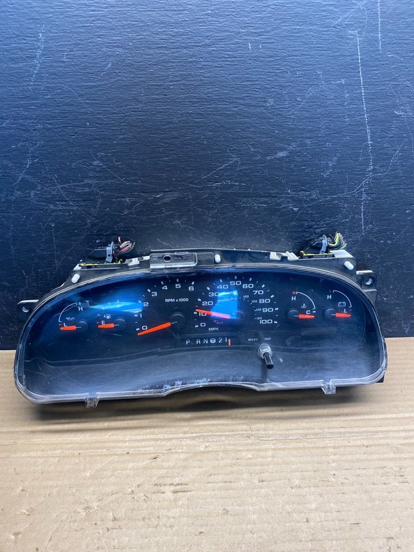 2006 Ford E350 Gauge Speedometer Cluster OEM AE4776 DG