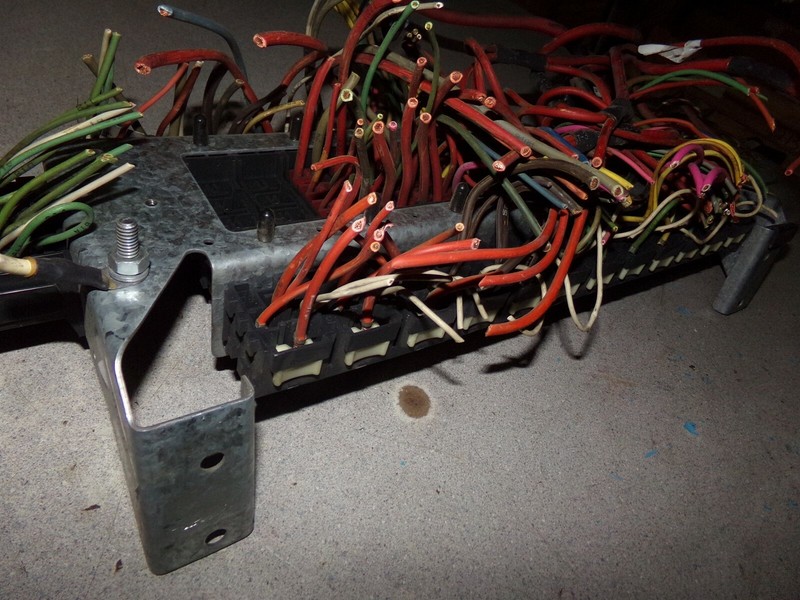 International Fuse Relay Box Block Assembly *FREE SHIPPING*