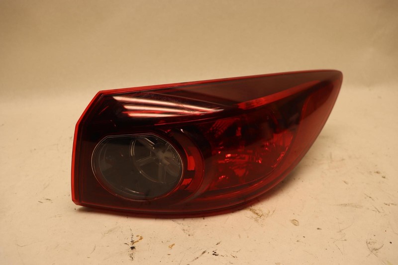 2014 MAZDA 3 SEDAN REAR RIGHT PASSENGER QUARTER PANEL TAIL LIGHT LED LAMP OEM