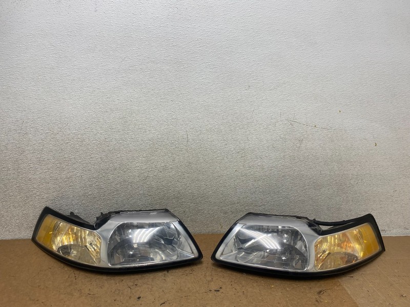 1999 to 2004 Ford Mustang Left+Right Set Side Headlights S7941 DW