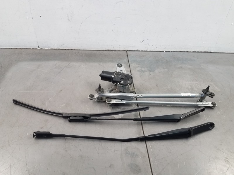 2018 Audi RS5 Quattro F5 Windshield Wiper Motor / Arms #4168 E3