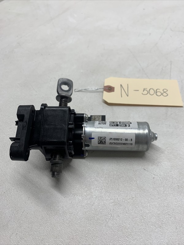 21-22 TESLA MODEL Y FRONT RH RIGHT PASSENGER SEAT ADJUSTER ADJUST MOTOR 5068 B25