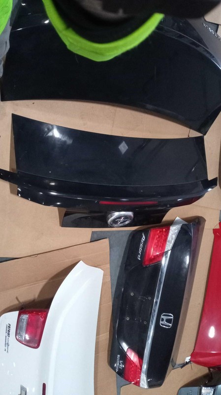 2010 Ford Mustang Black Deck Lid OEM AR3Z6340110C - 1 Ding, 109K Miles