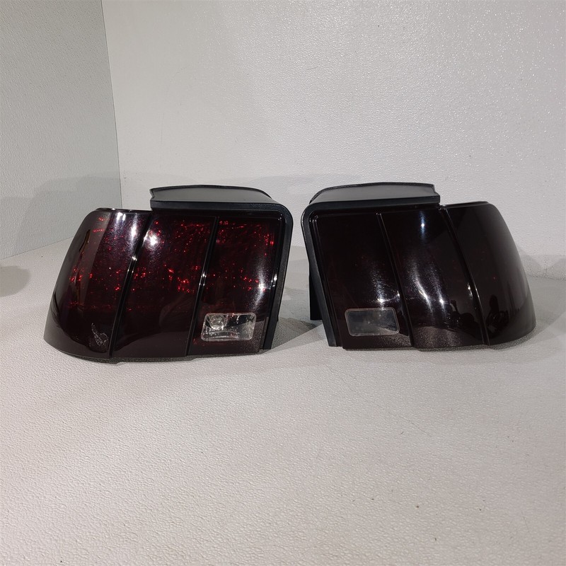 Taillights Tail Light Set Pair Lh Rh For 99-04 Ford MustangAa7460