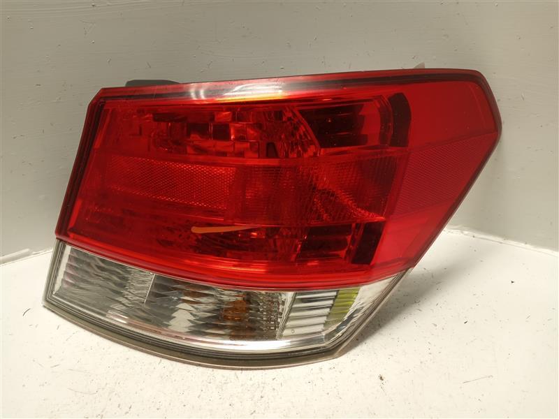 2012 Subaru Legacy RH Red Tail Light Assembly OEM 346984 133K Miles