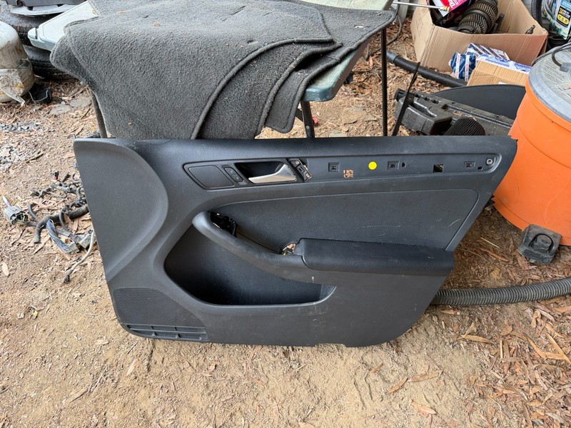 13-18 Volkswagen Jetta OEM RH PASSENGER SIDE FRONT DOOR CARD TRIM PANEL - BLACK