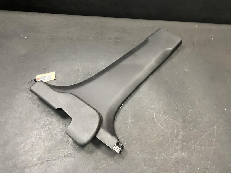Center Right B Pillar Lower Trim Panel 2018 Kia Soul 85845-B2500 2014 2015- 2019