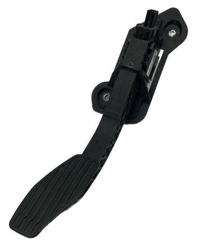 Chevrolet Silverado 1500 accelerator pedal 19 to 24 pedal assy 5.3L OEM 84024307