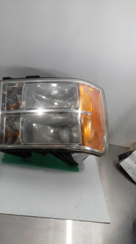 2008 AUDI A8 Right Headlight Assembly Black OEM 134717 143K Miles
