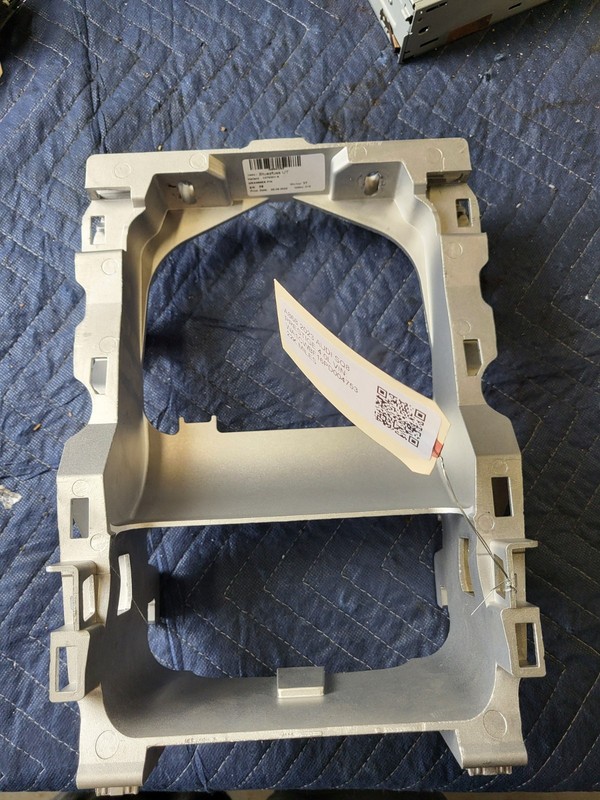 Used Oem Audi Center Console Rear Support Mount Bracket for 2020-2025 SQ8