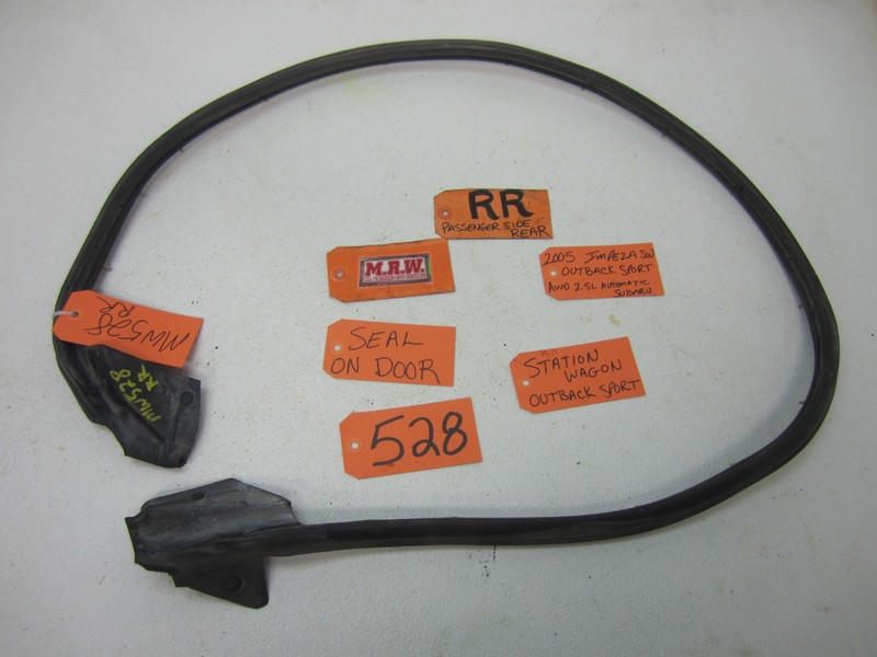 FITS 02-07 IMPREZA WAGON BACK RIGHT REAR DOOR PANEL WEATHER RUBBER SEAL STRIP RH