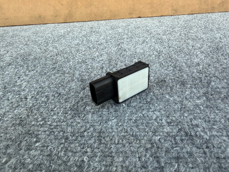 GENESIS GV70 2022-2026 OEM ARNC ACTIVE ROAD NOISE CANCELLATION SENSOR ASSY