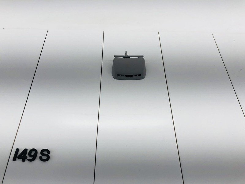 10-11 MERCEDES BENZ E350 CENTER WINDSHIELD LANE RADAR CAMERA COVER TRIM CAP OEM