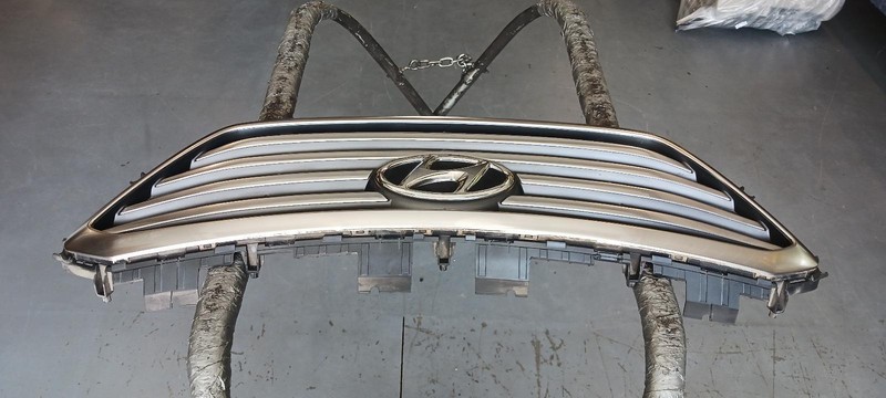15-'17 HYUNDAI SONATA Grille center upper 4 bars chrome OEM Guaranteed!