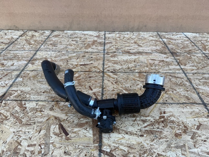 GENESIS GV70 22-26 OEM RIGHT RH AIR BOX INTERCOOLER PIPE INLET TUBE PIPE 3.5T