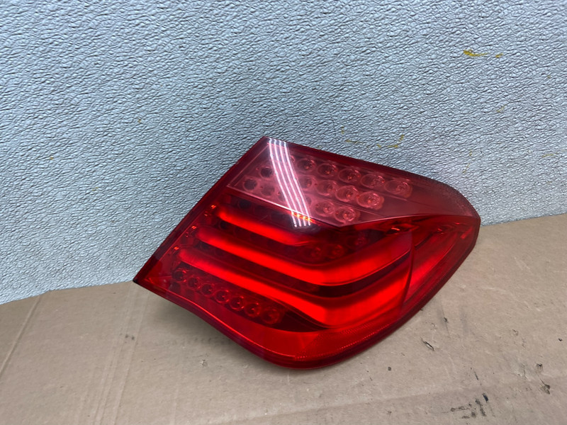 2009 to 2012 Bmw 7-Series F01 F02 750i Right Side Tail Light OEM X9240 PS