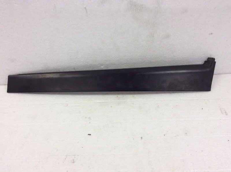 01 02 03 04 05 Civic 2DR Right Door Sash Garnish Vertical Molding Used OEM