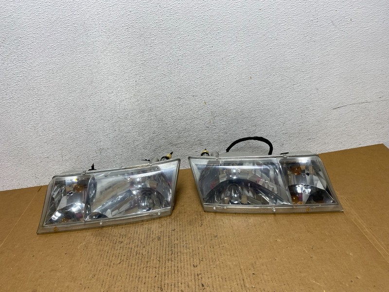 1998 to 2002 Mercury Grand Marquis Left+Right Set Halogen Headlight AE0558DG