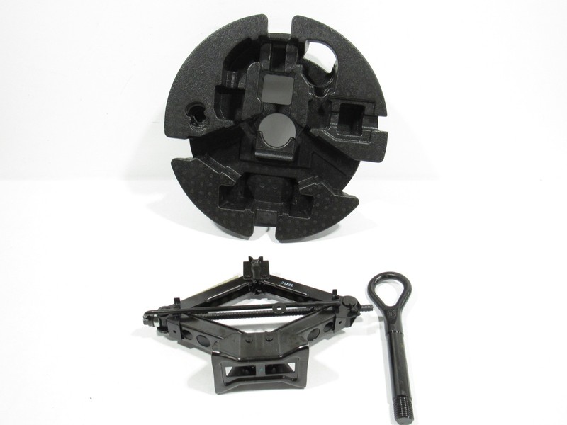 Land Range Rover Evoque 2023 Emergency Spare Tire Jack Lift Tool Kit 20-24 ; :A