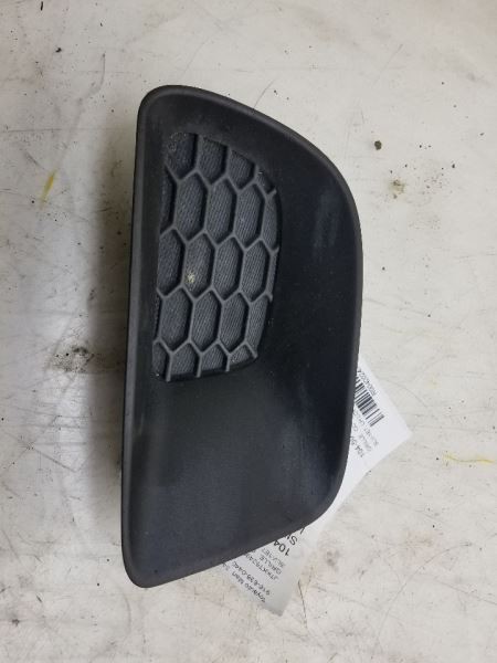06 SCION XA DRIVER LEFT LOWER GRILLE