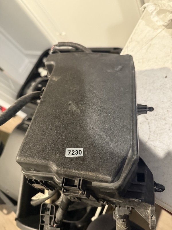 2010 - 2011 Toyota Prius 1.8L Fusebox Fuse Box Relay Module 82641-47040 OEM