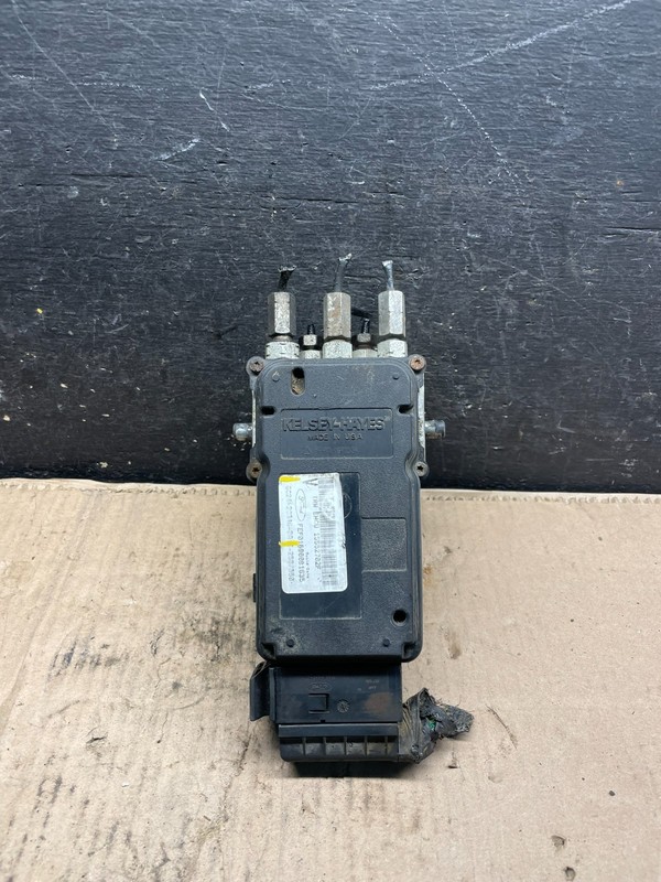 2006 2007 Ford E250 E350 Econoline Anti-Lock ABS Antilock Brake Pump T2890 DG