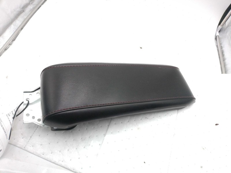 GMC Terrain 2011 OEM Black Center Console Lid 4DR SUV 20970783 Used Part