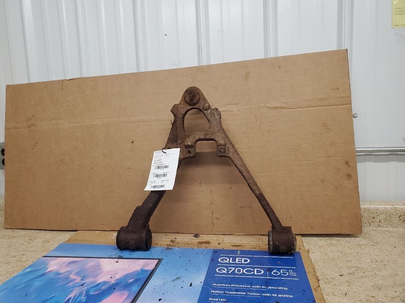 Driver Lower Control Arm Front Cast Iron Fits 07-13 SIERRA 1500 PICKUP 302216