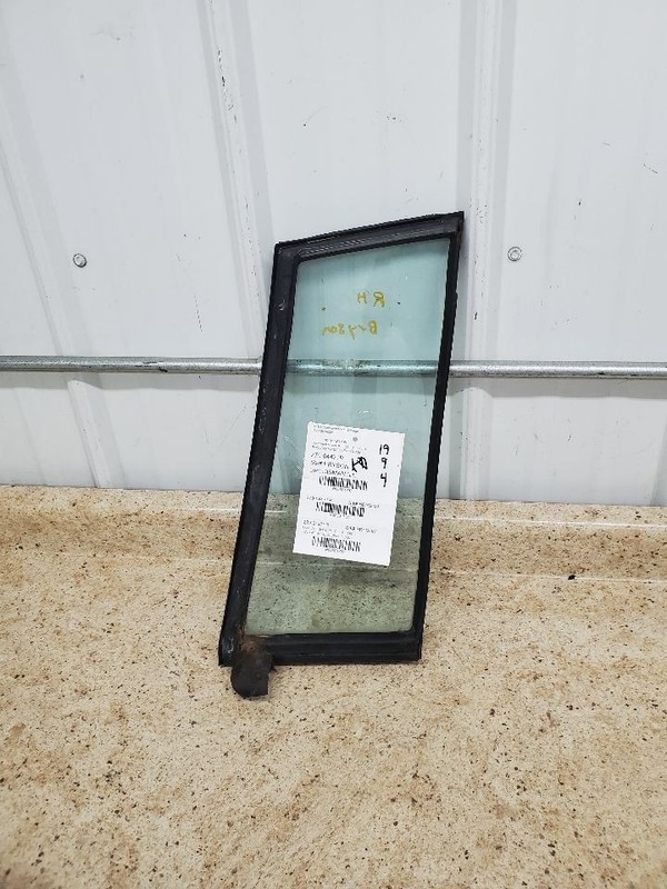 Passenger Rear Door Vent Glass RWD Fits 80-89 FLEETWOOD 301737