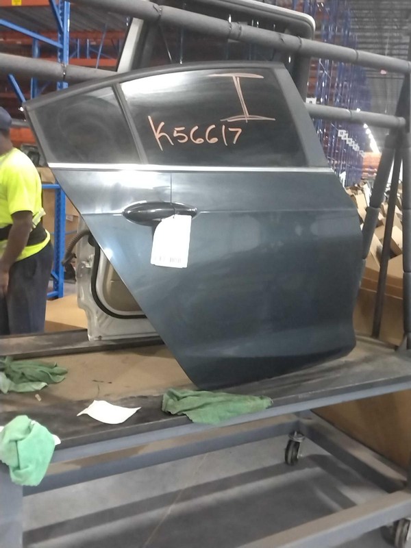 2018 Chevrolet Cruze Rear Right Door Grey PW PL OEM 132K Miles K56617